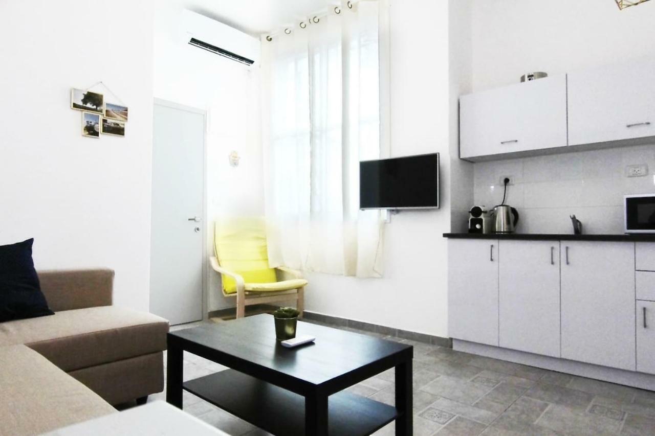 Trendy Apartments In The Heart Of Florentin With Free Netflix Tel Aviv Luaran gambar