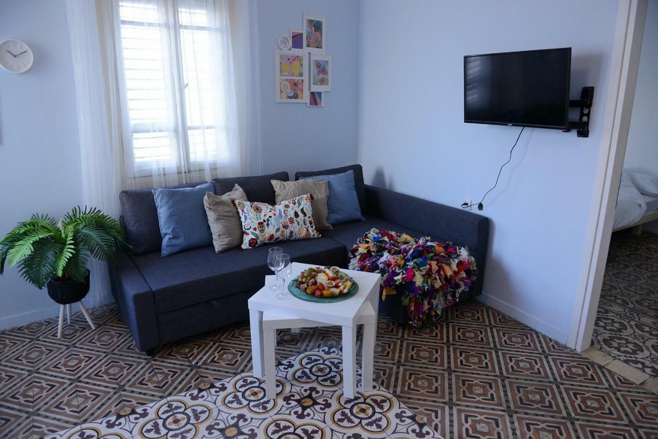 Trendy Apartments In The Heart Of Florentin With Free Netflix Tel Aviv Bilik gambar